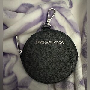 Michael Kors round  coin pouch